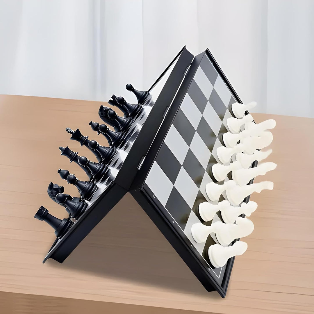 Webby Magnetic Foldable Chessboard Game Set (10x10 Inches)