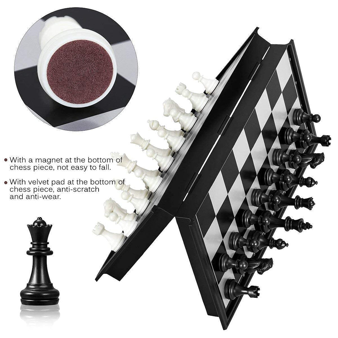 Webby Magnetic Foldable Chessboard Game Set (10x10 Inches)